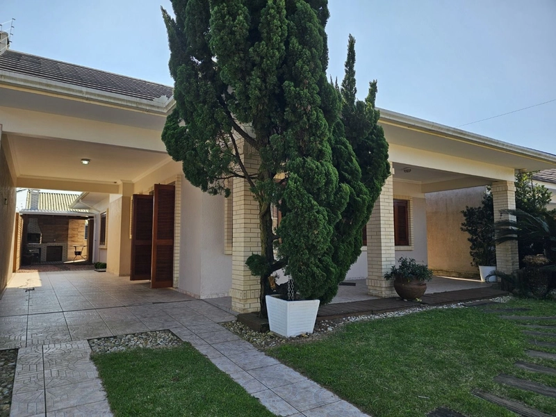 Casa à venda em Atlantida Sul: 1ª foto da galeria de imagens do imóvel