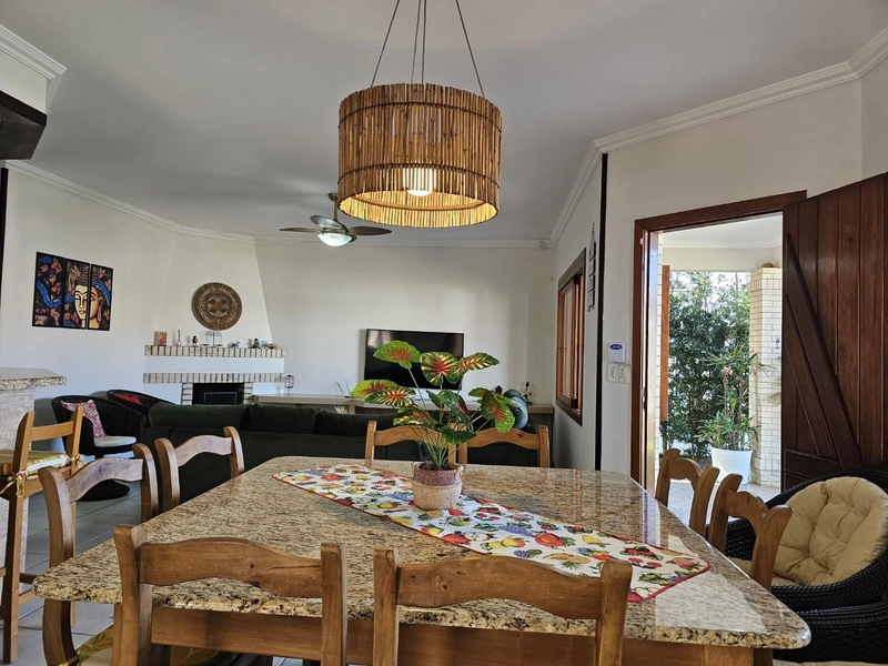 Casa à venda em Atlantida Sul: 4ª foto da galeria de imagens do imóvel