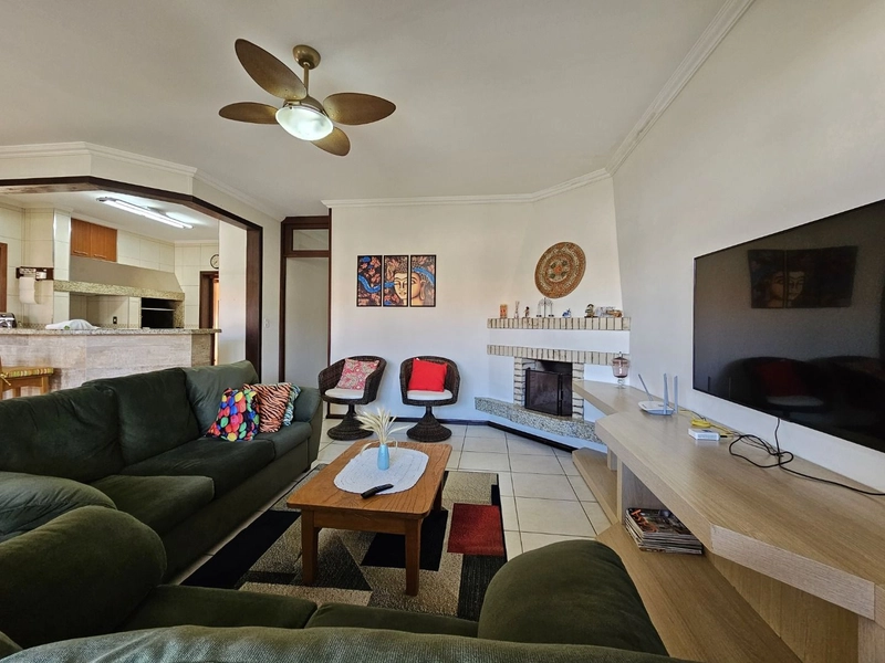 Casa à venda em Atlantida Sul: 2ª foto da galeria de imagens do imóvel