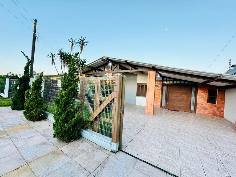Casa à venda em Atlantida Sul: 2ª foto da galeria de imagens do imóvel