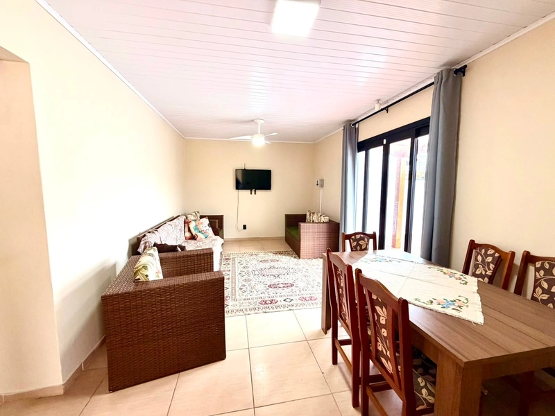 Linda Casa com Piscina, Espaço Gourmet e Amplo Pátio!: 5ª foto da galeria de imagens do imóvel