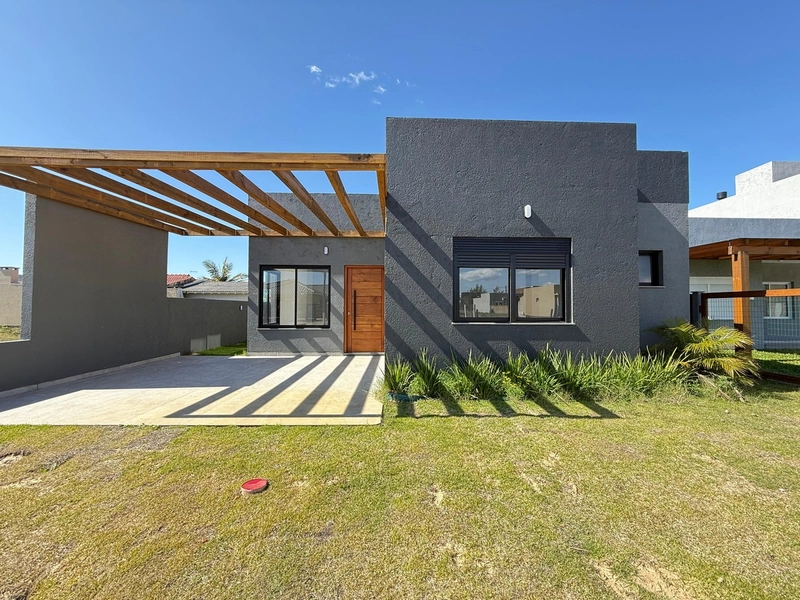 SUA CASA NA PRAIA, NOVIDADE A VENDA !: 1ª foto da galeria de imagens do imóvel