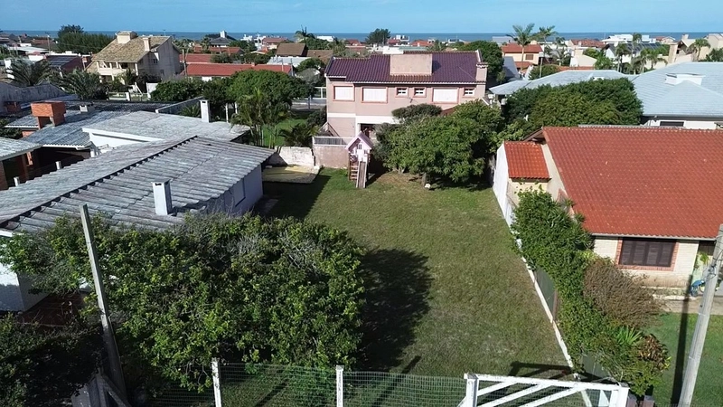 Terreno pertinho da praia: 5ª foto da galeria de imagens do imóvel