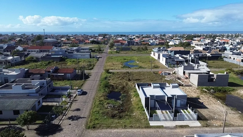 Terreno Atlântida sul! Ótimo preço, boa localização e pertinho do Mar!: 1ª foto da galeria de imagens do imóvel