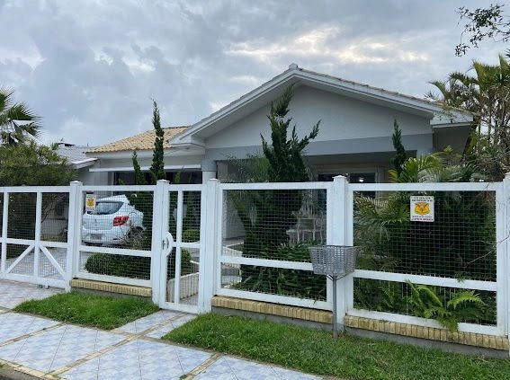 Seu Novo Lar: Casa com Lareira, Churrasqueira e Garagem Fechada!: 3ª foto da galeria de imagens do imóvel