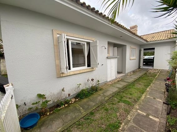 Seu Novo Lar: Casa com Lareira, Churrasqueira e Garagem Fechada!: 4ª foto da galeria de imagens do imóvel