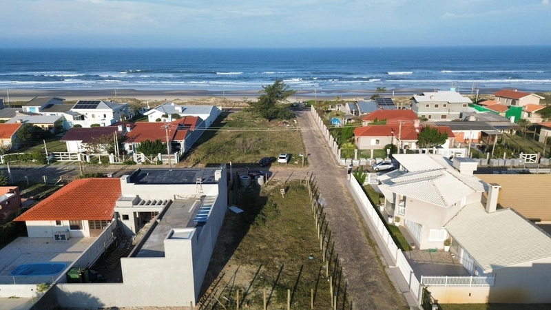 Terreno de Frente para o Mar!