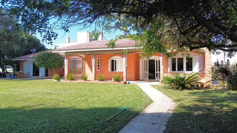 Casa com 2 terrenos - Pertinho do Mar!: 2ª foto da galeria de imagens do imóvel