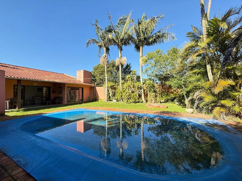 Oportunidade á venda– Casa com piscina e pátio amplo!: 5ª foto da galeria de imagens do imóvel