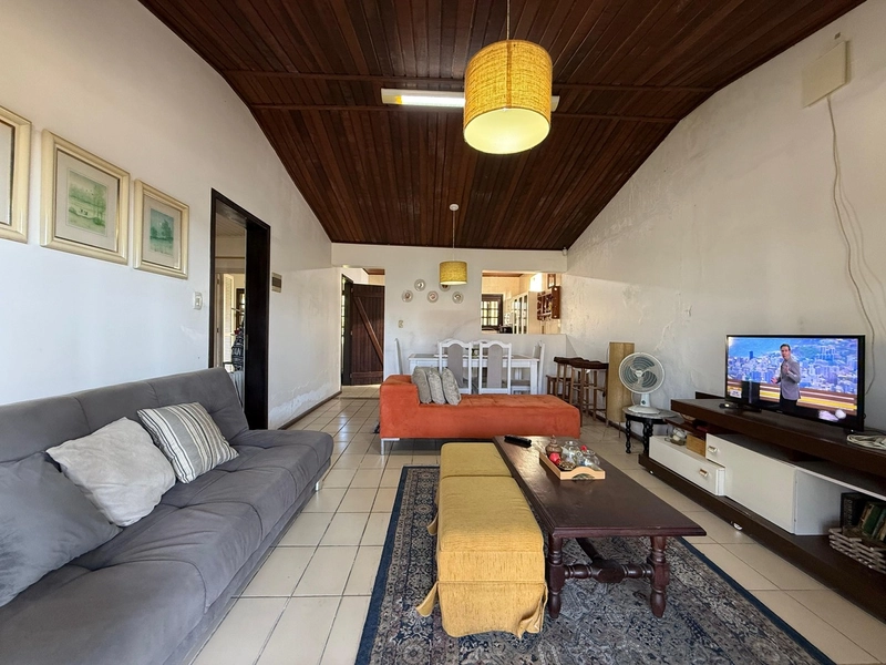 Oportunidade á venda– Casa com piscina e pátio amplo!: 10ª foto da galeria de imagens do imóvel