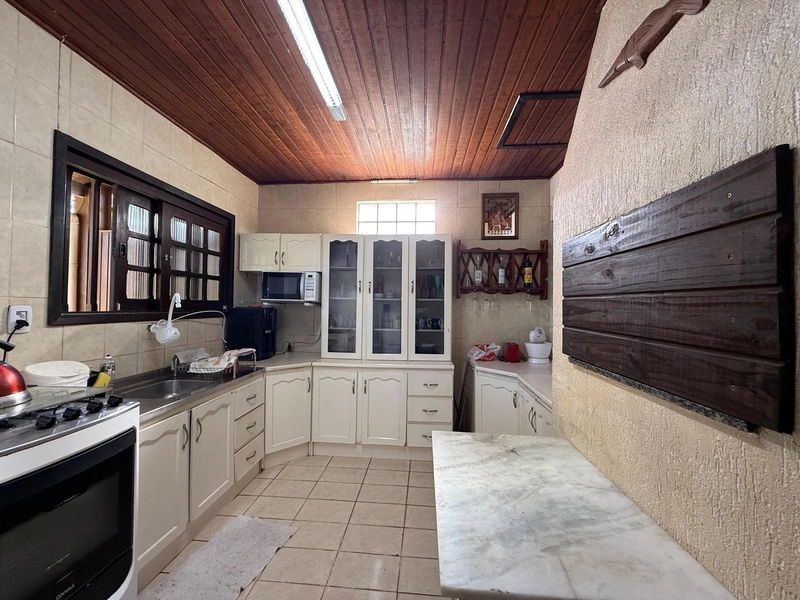 Oportunidade á venda– Casa com piscina e pátio amplo!: 11ª foto da galeria de imagens do imóvel