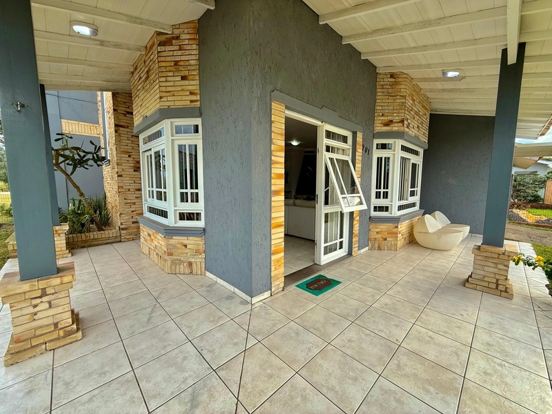 Casa na Praia à Venda – Conforto e Lazer Garantidos: 3ª foto da galeria de imagens do imóvel