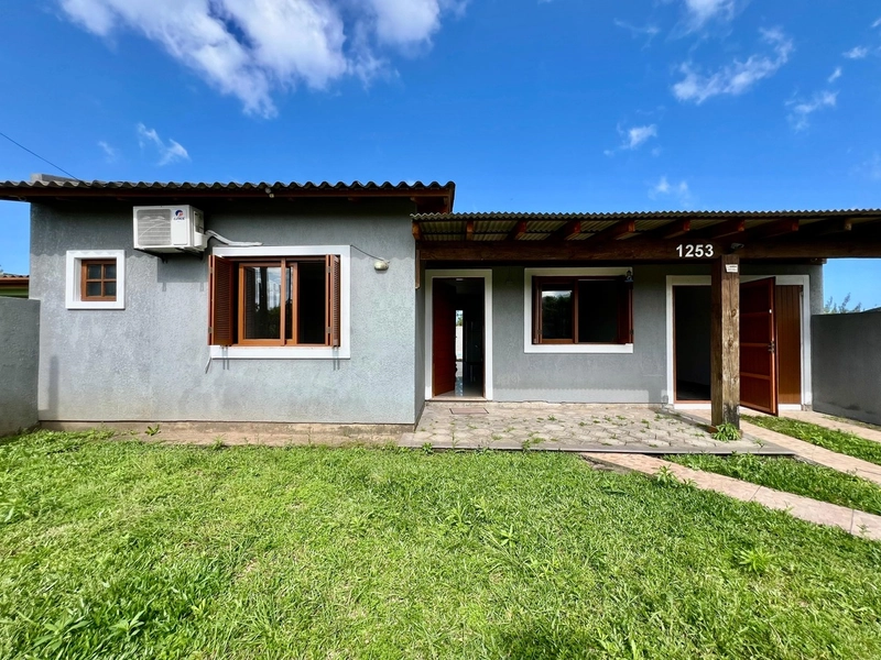Casa na Praia à Venda – Conforto e Lazer Garantidos: 2ª foto da galeria de imagens do imóvel