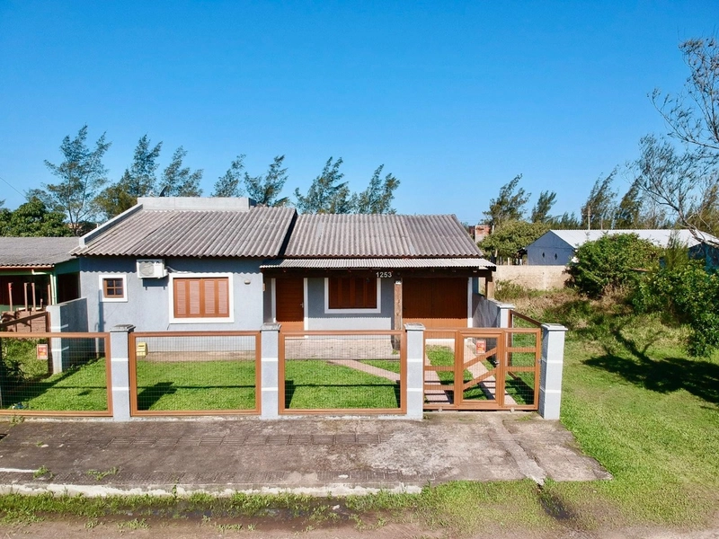 Casa na Praia à Venda – Conforto e Lazer Garantidos: 3ª foto da galeria de imagens do imóvel