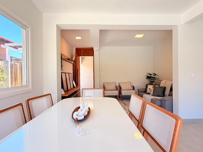 Linda Casa Moderna á Venda, com Duas Suítes e Próximo ao Mar!: 11ª foto da galeria de imagens do imóvel