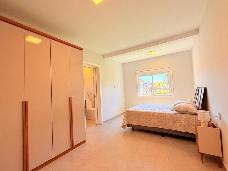 Linda Casa Moderna á Venda, com Duas Suítes e Próximo ao Mar!: 15ª foto da galeria de imagens do imóvel