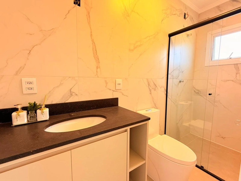 Linda Casa Moderna á Venda, com Duas Suítes e Próximo ao Mar!: 13ª foto da galeria de imagens do imóvel