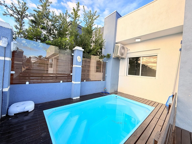 Casa Charmosa em Xangri-Lá, com Piscina e 2 Quartos Amplos!: 2ª foto da galeria de imagens do imóvel