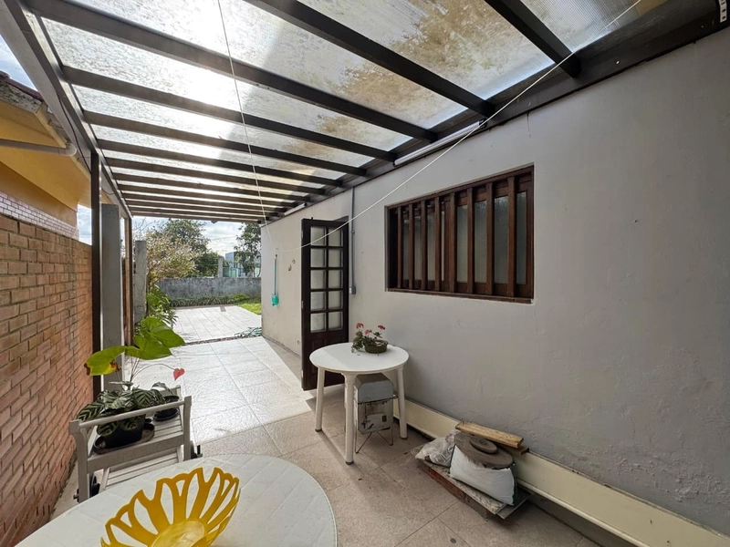 Casa com Localização Privilegiada e Amplo Pátio: 7ª foto da galeria de imagens do imóvel