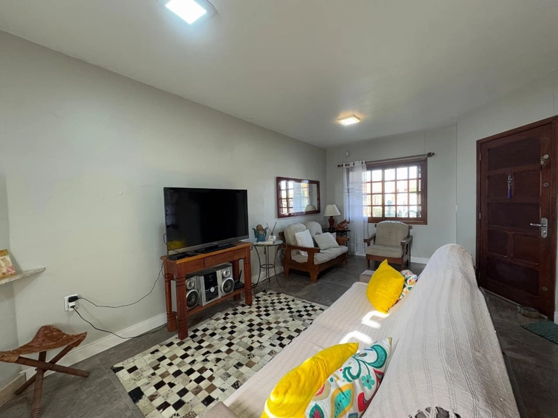 Casa com Localização Privilegiada e Amplo Pátio: 4ª foto da galeria de imagens do imóvel