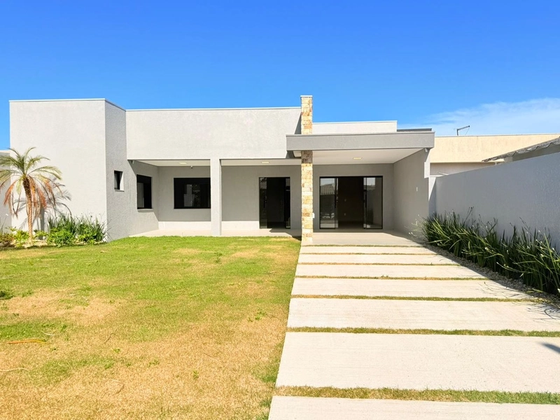 Casa à Venda em Localização Privilegiada: 3ª foto da galeria de imagens do imóvel