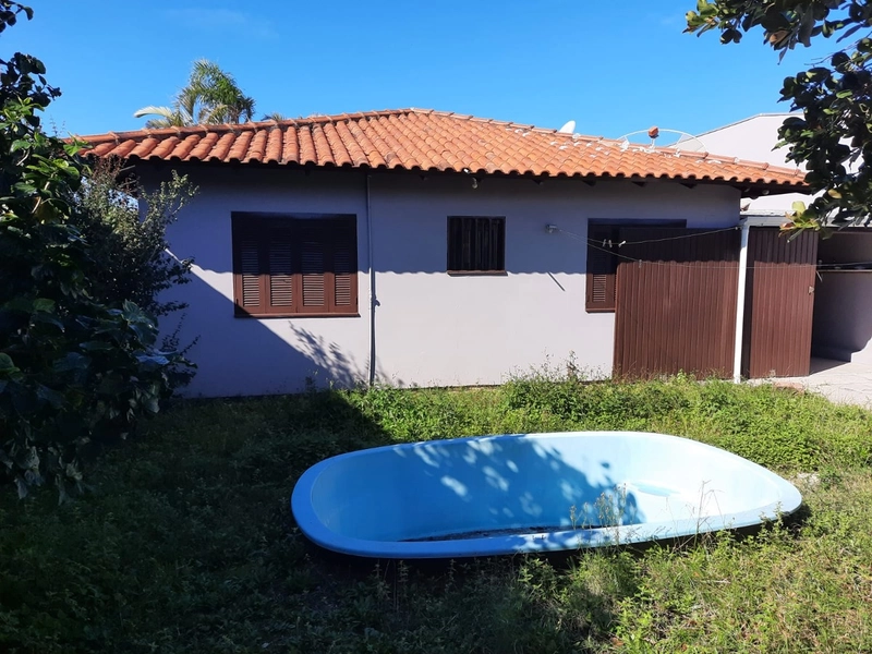 Casa 3 dormitórios em Atlantida: 2ª foto da galeria de imagens do imóvel