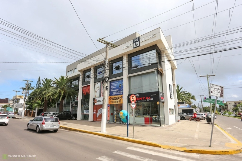 Sala comercial Mont Blanc - Loja 1.: 3ª foto da galeria de imagens do imóvel