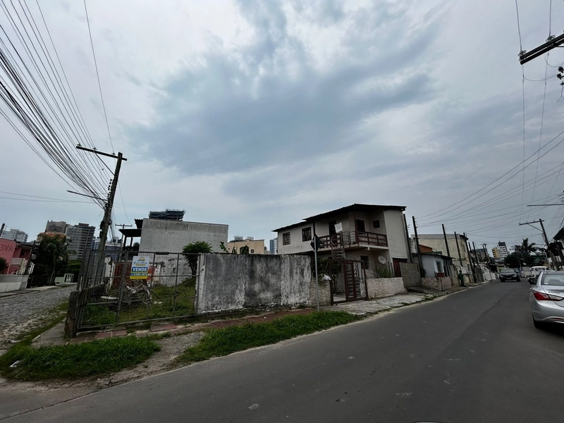 Terreno de esquina em Torres!: 3ª foto da galeria de imagens do imóvel
