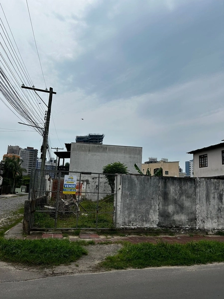 Terreno de esquina em Torres!: 1ª foto da galeria de imagens do imóvel