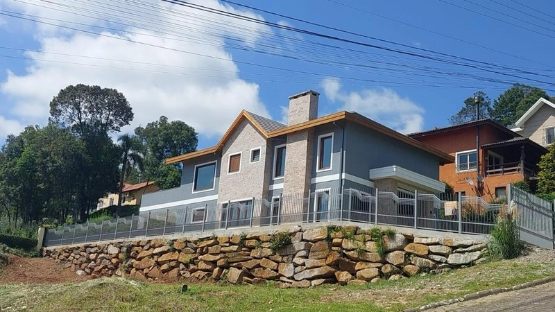 Alto Padrão Em Gramado: 1ª foto da galeria de imagens do imóvel