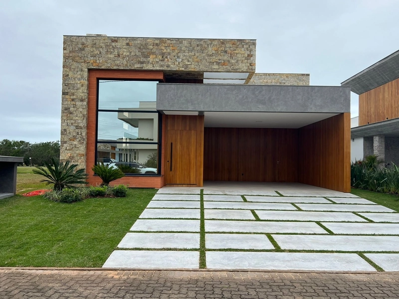 Linda casa em Torres/RS: 1ª foto da galeria de imagens do imóvel