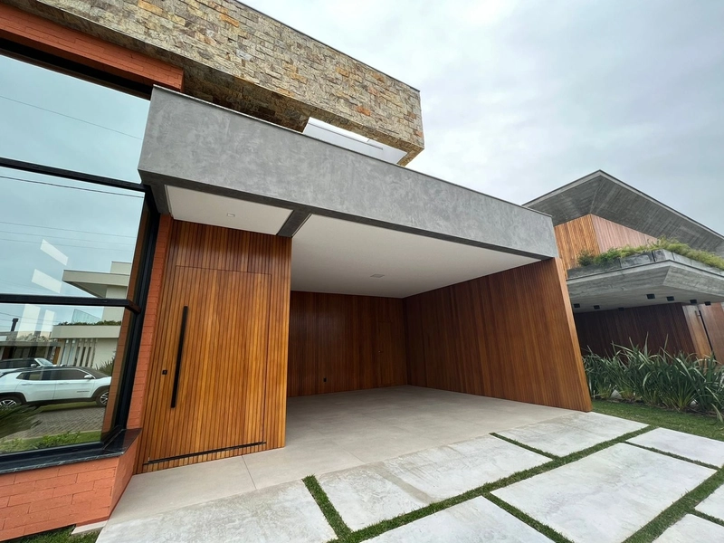 Linda casa em Torres/RS: 2ª foto da galeria de imagens do imóvel