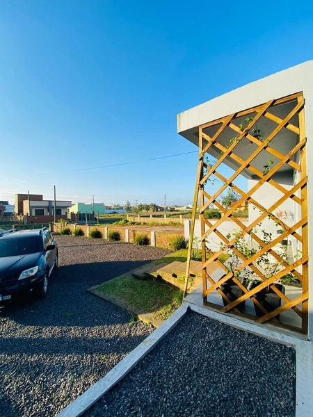 Casa à Venda Passo de Torres/SC: 3ª foto da galeria de imagens do imóvel