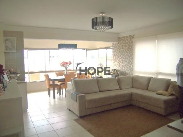 Junto a praça Flavio Boianoviski e a 01 quadra do Mar!: 1ª foto da galeria de imagens do imóvel