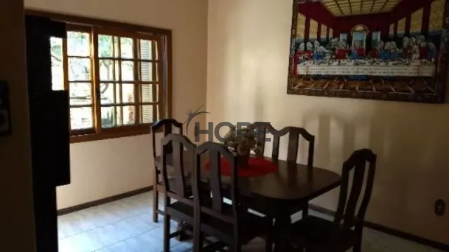 LINDA CASA À VENDA NUM DOS MELHORES BAIRROS DE CAPÃO DA CANOA!: 3ª foto da galeria de imagens do imóvel