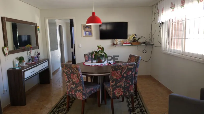 EXCELENTE CASA COMPOSTA POR 3 DORMITÓRIOS NA ZONA NOVA EM CAPÃO!: 2ª foto da galeria de imagens do imóvel