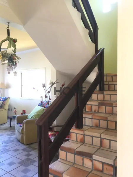 LINDA CASA BEM LOCALIZADA COM PISCINA!: 6ª foto da galeria de imagens do imóvel