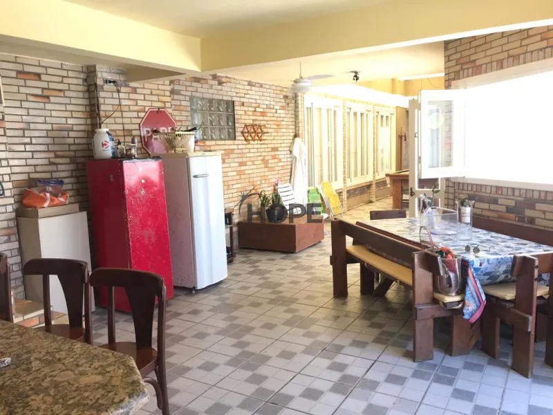 LINDA CASA BEM LOCALIZADA COM PISCINA!: 8ª foto da galeria de imagens do imóvel