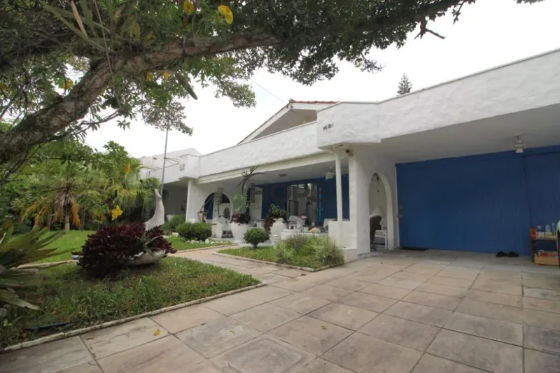 LINDA CASA COMPOSTA POR 4 QUARTOS E COM JARDIM DE INVERNO EM XANGRI-LÁ: 1ª foto da galeria de imagens do imóvel