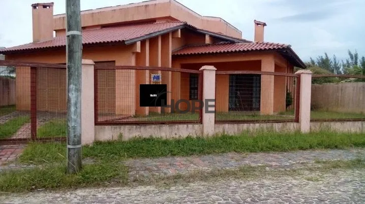 CASA 4 DORMITÓRIOS COM 2 SUÍTES EM XANGRI-LÁ!: 1ª foto da galeria de imagens do imóvel