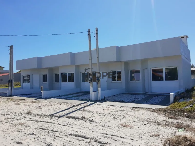 CASAS GEMINADAS BEIRA MAR EM CAPÃO DA CANOA!: 1ª foto da galeria de imagens do imóvel