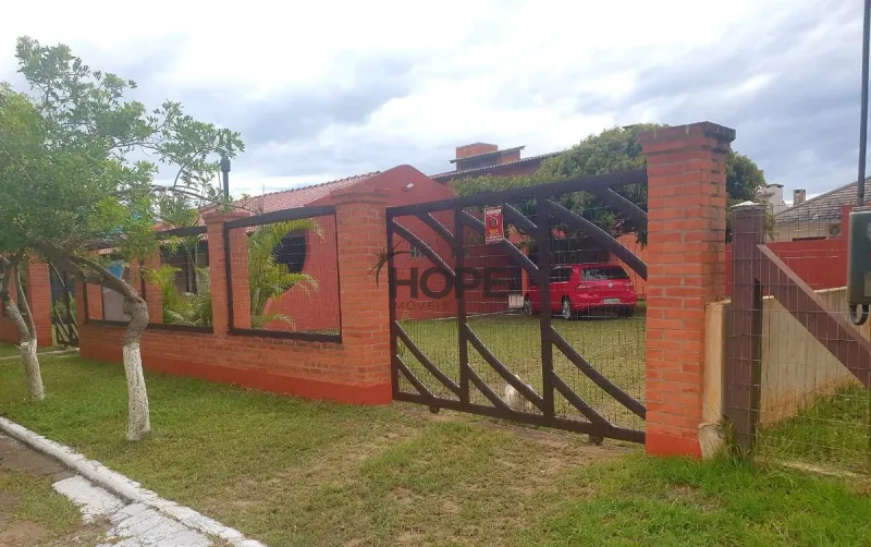 BARBADA, CASA COM 8 DORMITÓRIOS EM ATLÂNTIDA SUL!