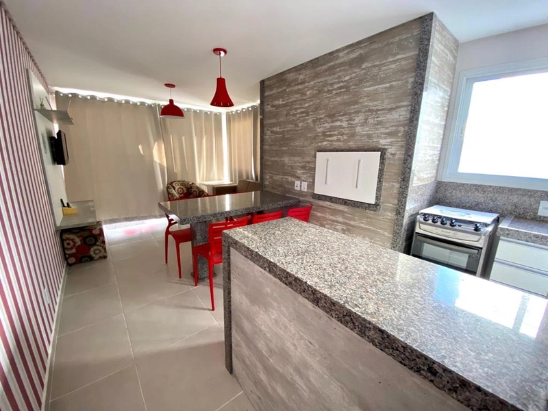 EXCELENTE APARTAMENTO À UMA QUADRA DO MAR.: 2ª foto da galeria de imagens do imóvel