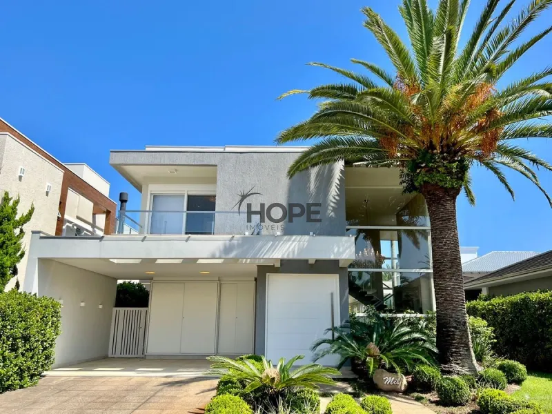 LINDA CASA À VENDA NO CONDOMÍNIO VELAS DA MARINA!