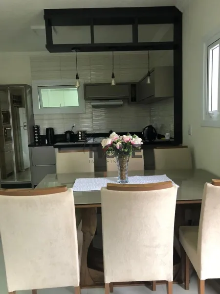 Casa mobiliada, decorada e com sistema de automação completo em Capão: 5ª foto da galeria de imagens do imóvel