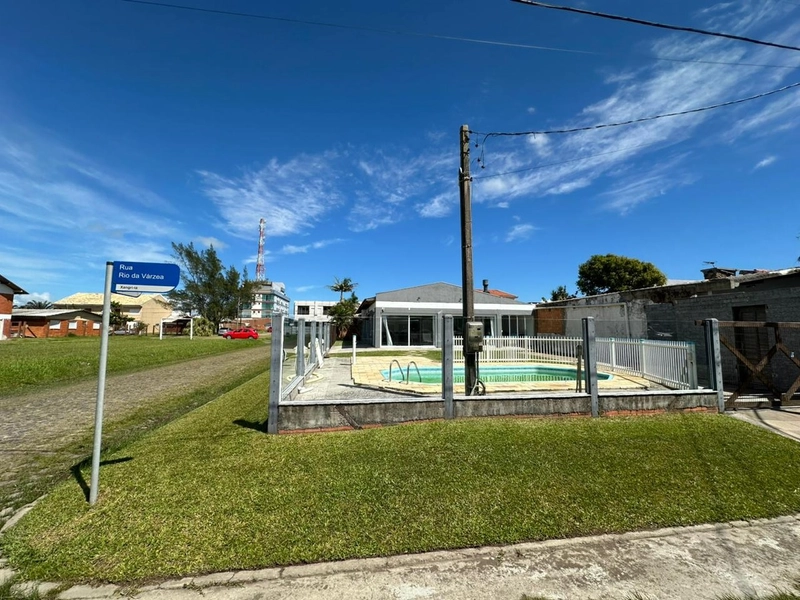 CASA COM 4 DORMITÓRIOS A VENDA EM XANGRI-LA: 2ª foto da galeria de imagens do imóvel