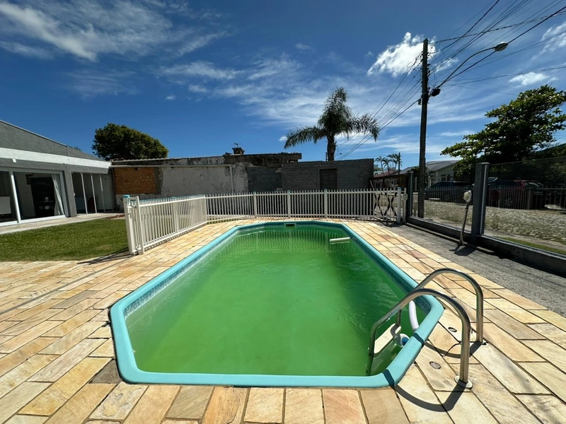 CASA COM 4 DORMITÓRIOS A VENDA EM XANGRI-LA: 7ª foto da galeria de imagens do imóvel