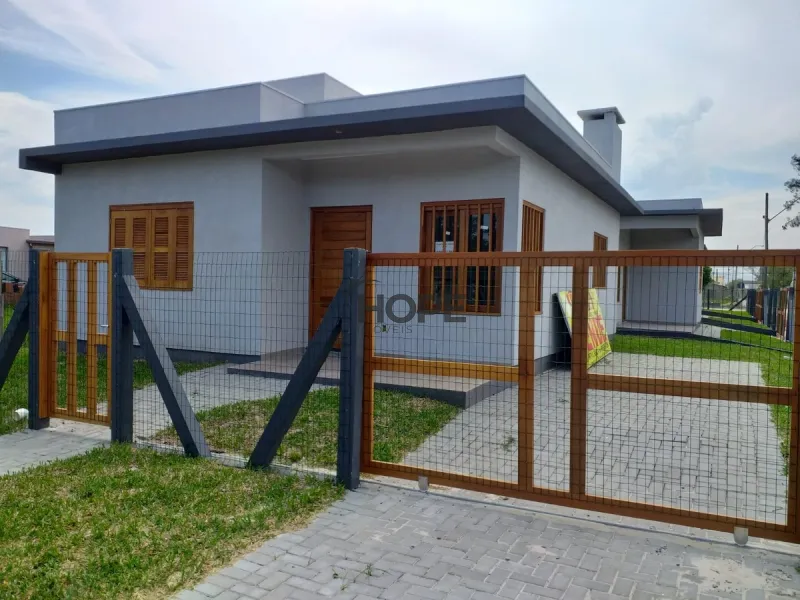 Casa com dois dormitórios e um suíte a venda em bairro de Xangri-lá: 1ª foto da galeria de imagens do imóvel