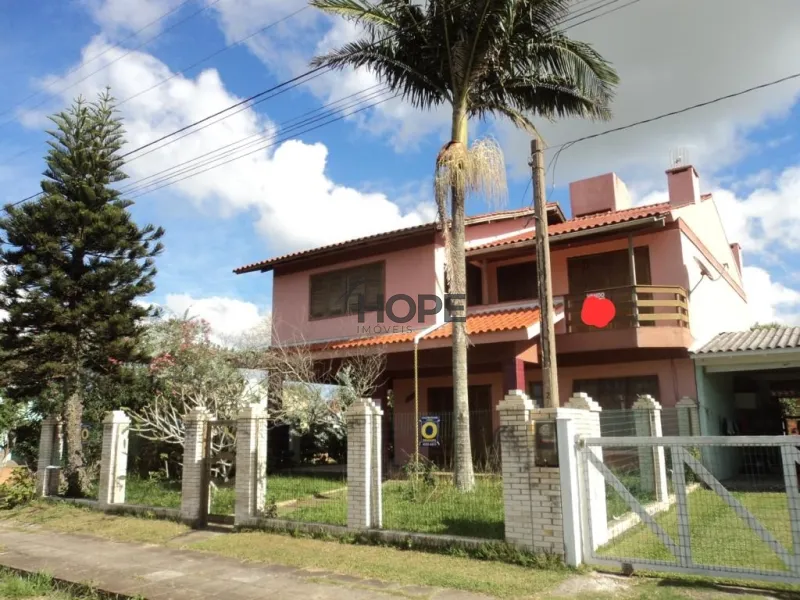 Casa a venda com 4 dormitorios em bairro de Xangri-lá: 1ª foto da galeria de imagens do imóvel