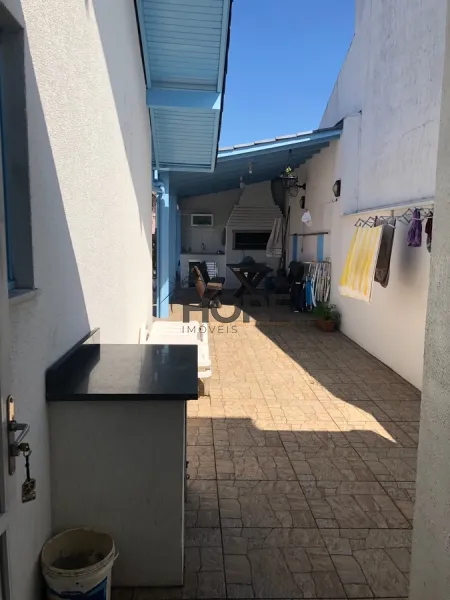 Casa a Venda com piscina: 4ª foto da galeria de imagens do imóvel
